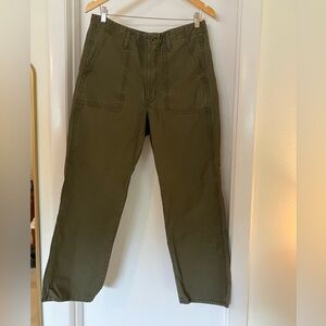 Levi’s Women’s Ribcage Straight Olive Green Utility Pants, Size 31 100% cotton